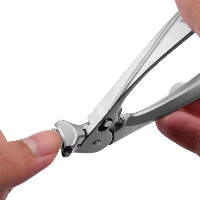 Precision long-handled nail clippers
